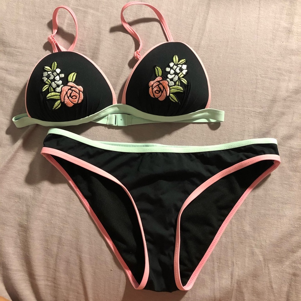 Ardene Swimsuit (Both Pieces)